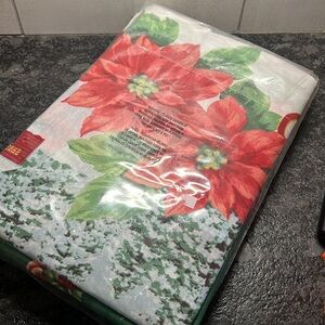 King dust ruffle and 2 King shams. Poinsettia floral pattern. New in pkg.